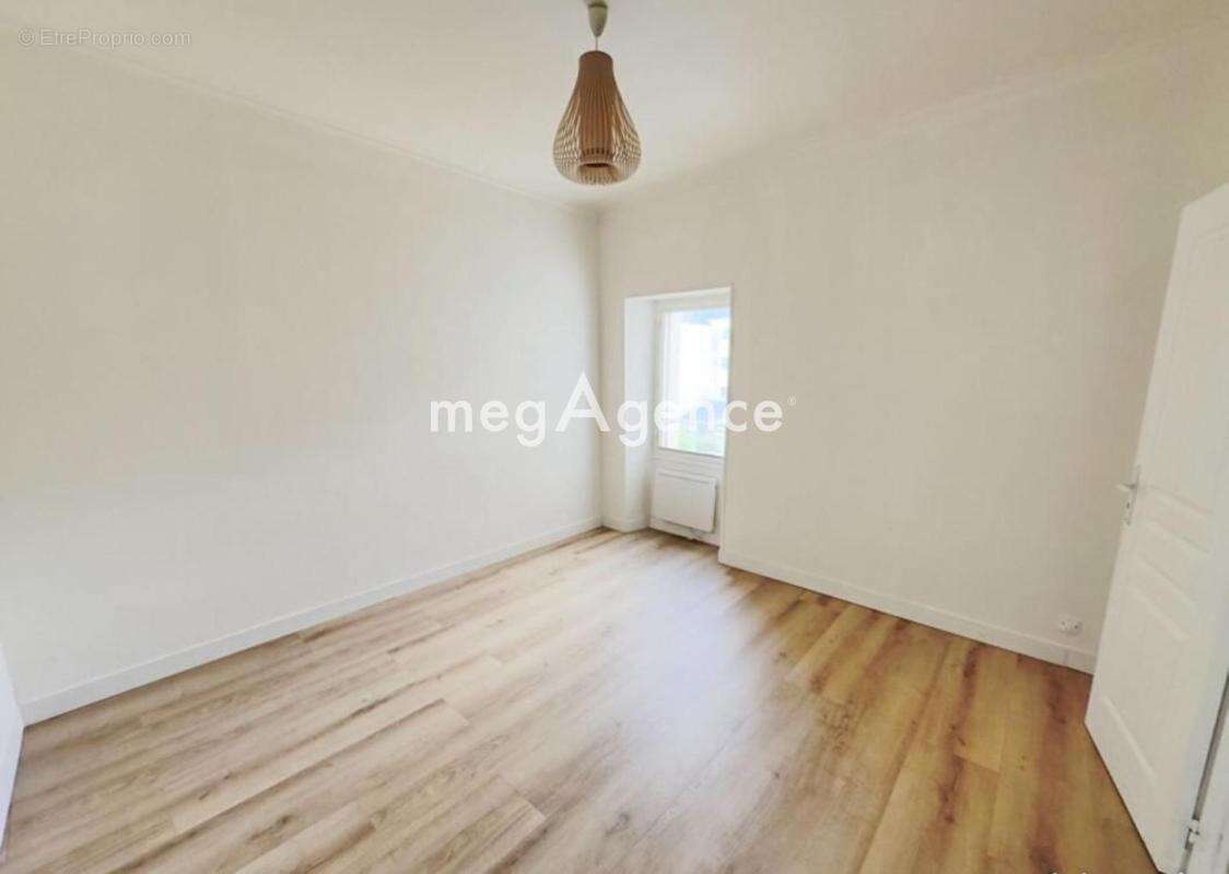 Duplex 85 m2, 3 chambres, place du Lycée - photo 3