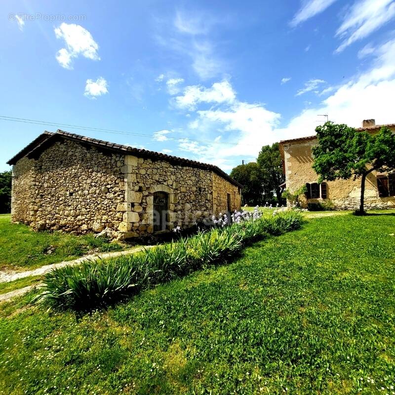 Maison à SAINT-CLAR