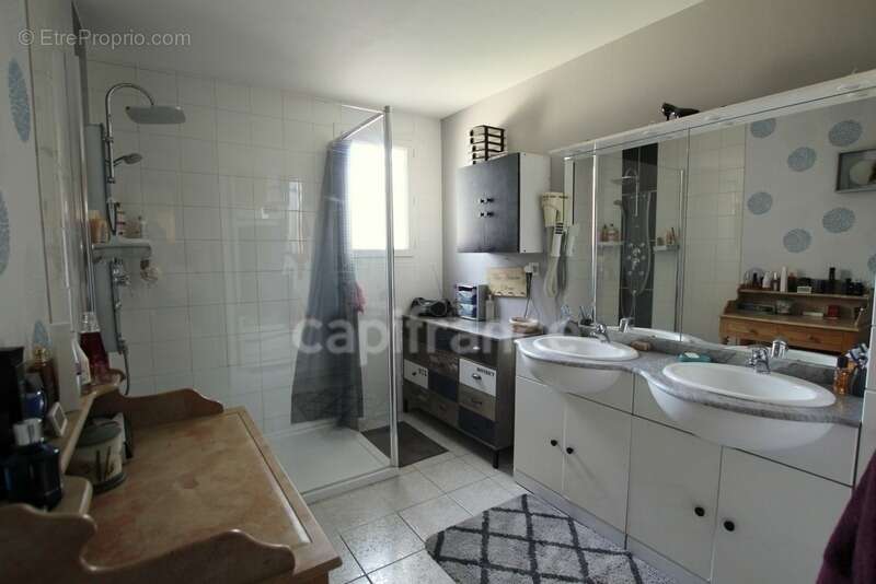 Dpt Saône et Loire (71), à vendre proche de CHALON SUR SAONE maison 5 pièces sur 2646 m² - photo 4