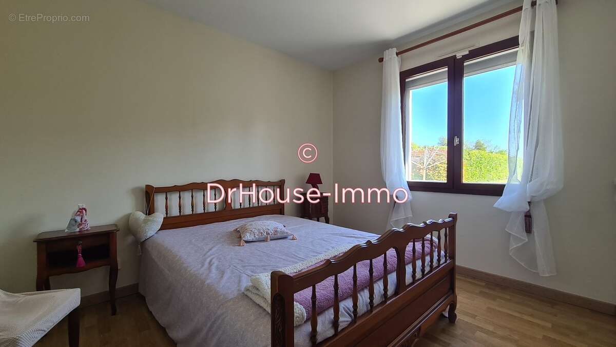 Maison à AMBARES-ET-LAGRAVE