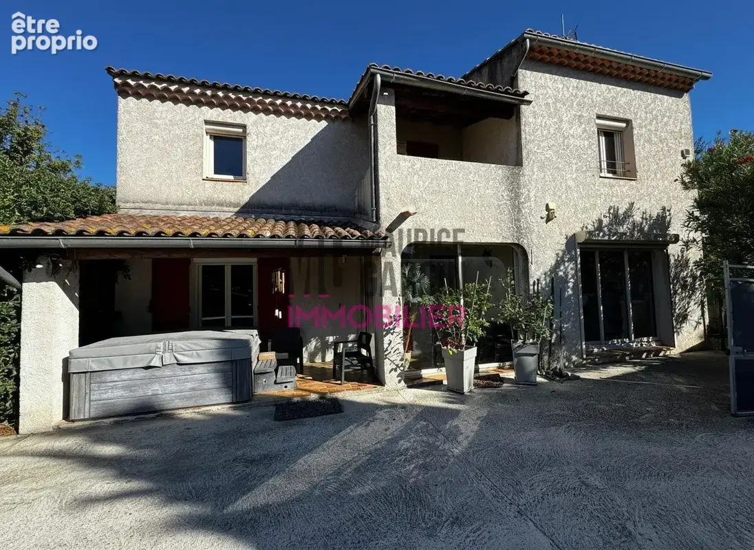 Photo Maison à Orange au prix de 349 000€