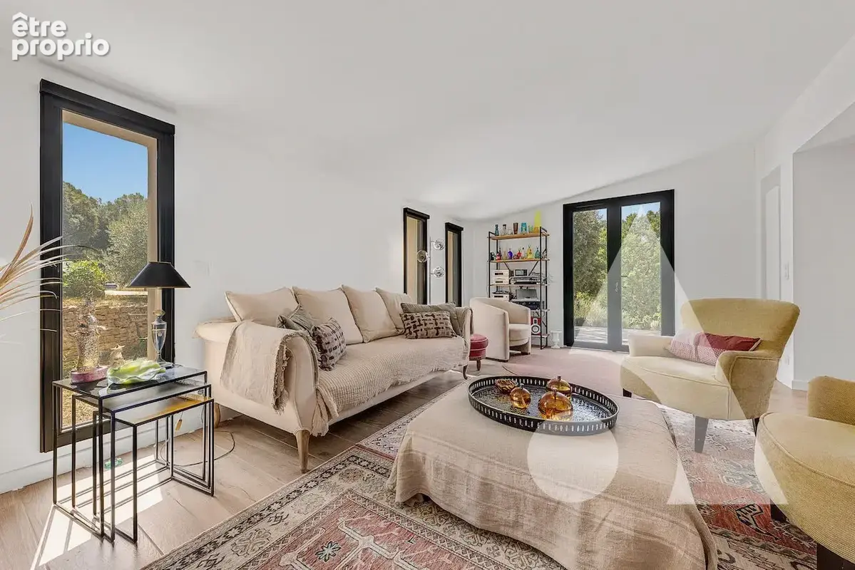 Salernes  Propriété de charme avec piscine au coeur de près de 2 hectares - photo 9