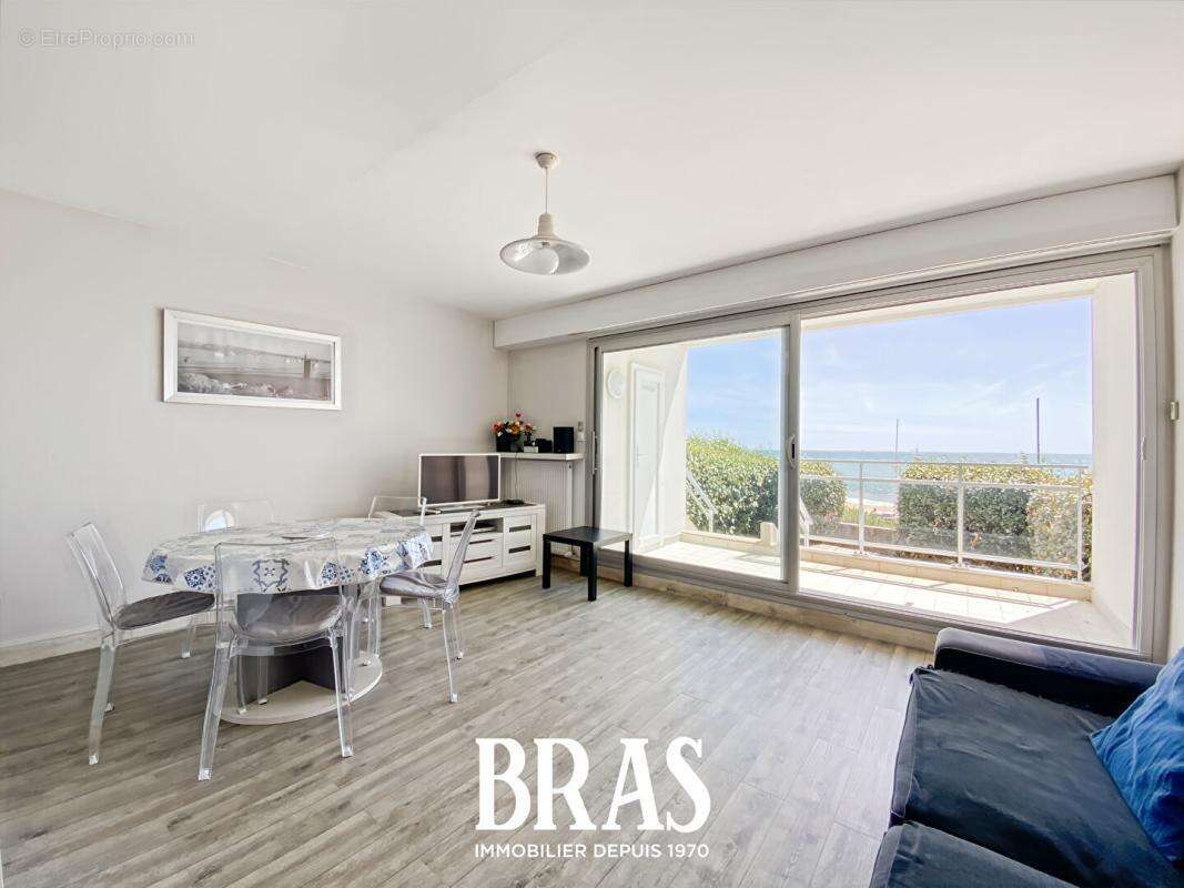 A vendre Appartement 3 pièces - 60 m² -Vue mer exceptionnelle - Accès direct à la plage de Sainte-Marguerite - photo 3