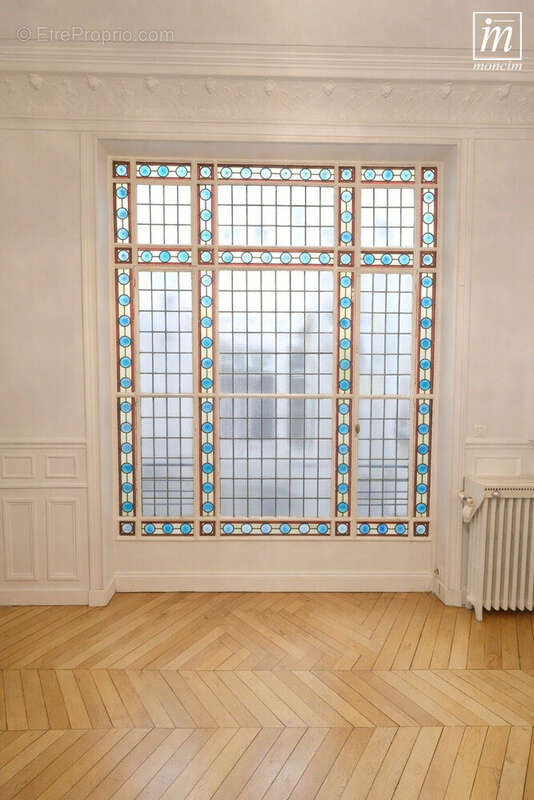 Appartement à PARIS-8E