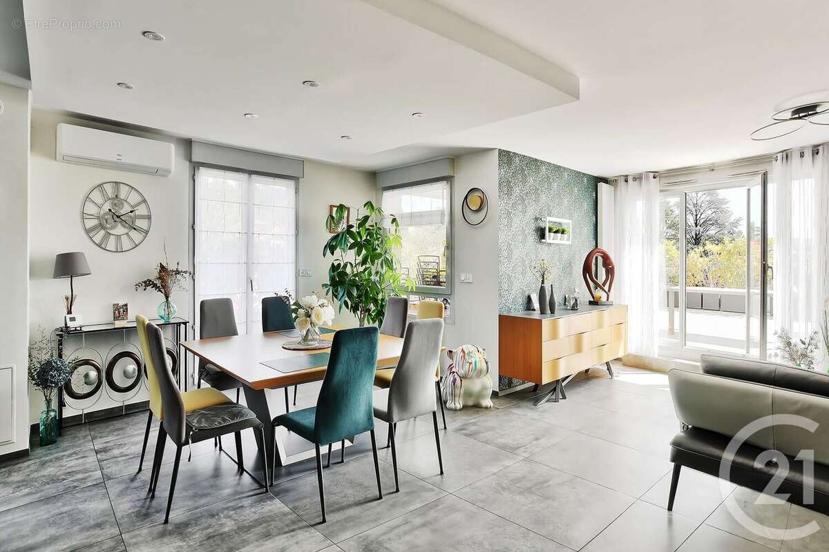 Appartement à NEUVILLE-SUR-SAONE