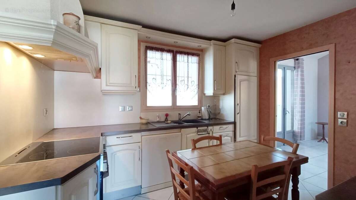 Maison à LATILLE