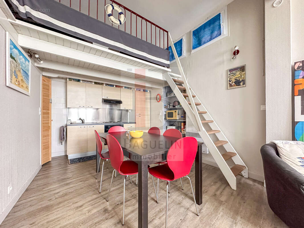 Appartement à FOURAS