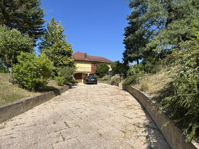 Maison à GENAY