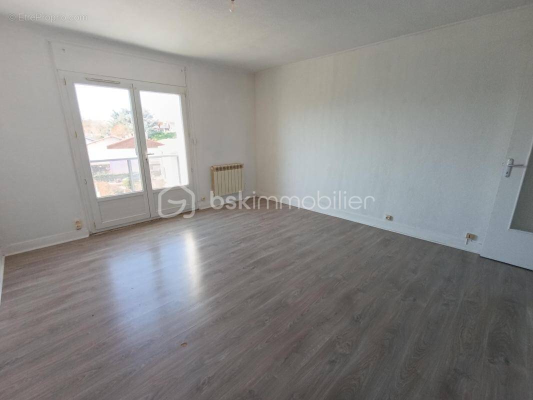 Appartement à RIVES