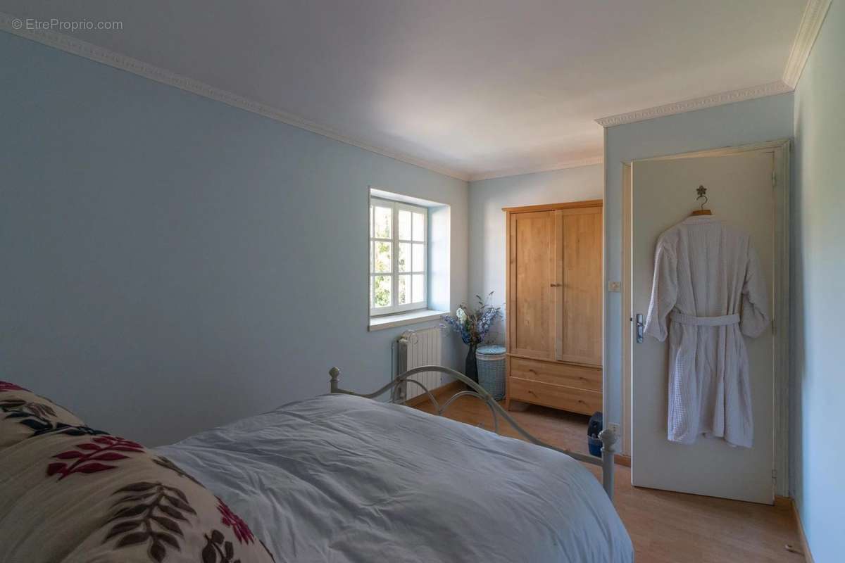 Maison à SAINT-MEME-LES-CARRIERES