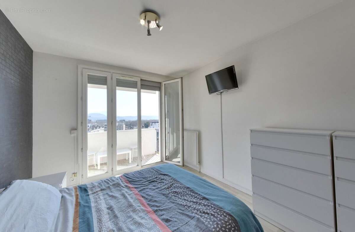 Appartement à SAINT-MARTIN-D'HERES