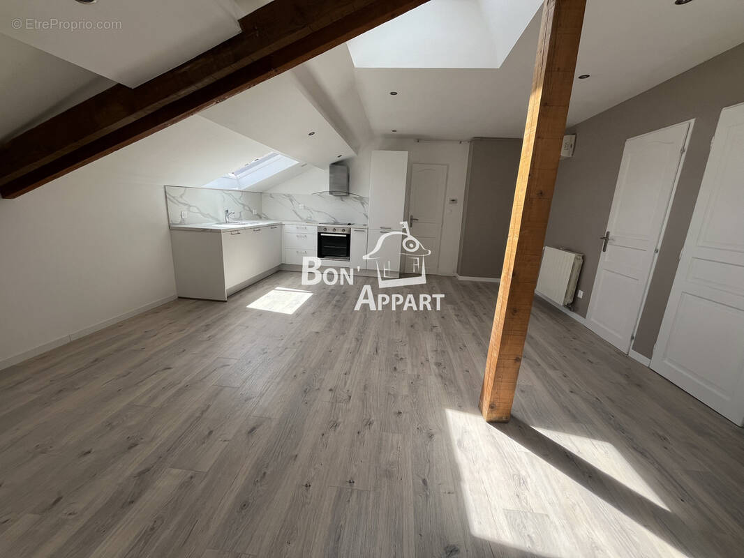 Appartement à CLOUANGE