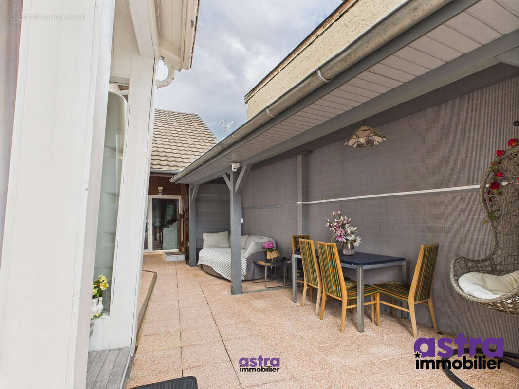 Maison à VILLAGE-NEUF