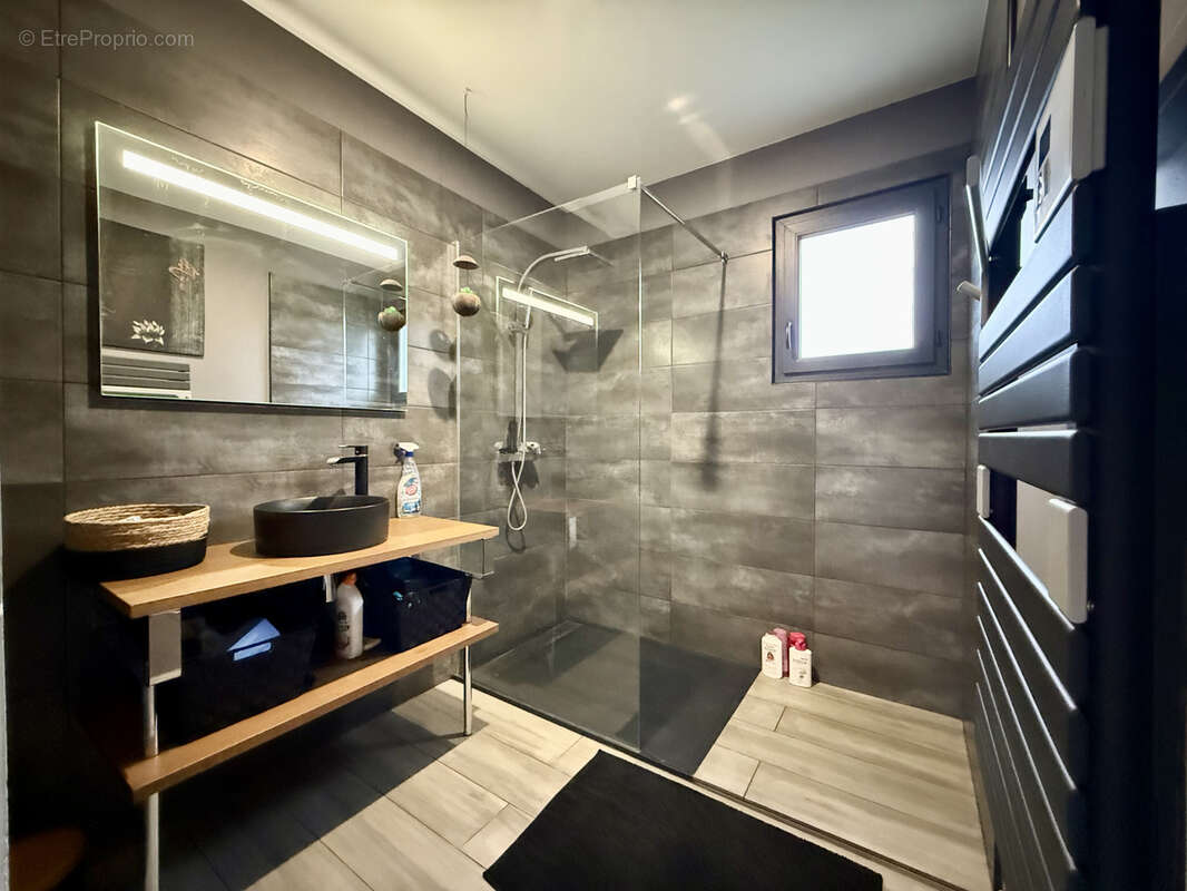 Maison à MONTAIGUT-SUR-SAVE