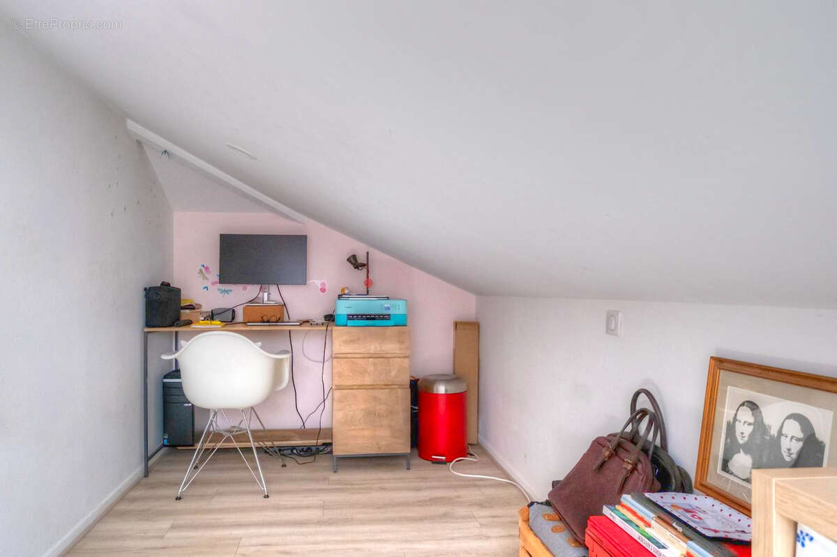 Appartement à LA GARENNE-COLOMBES