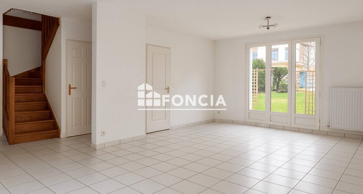 Maison à MONTEVRAIN