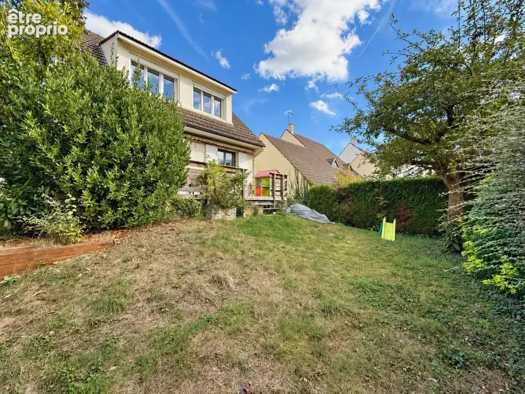 Maison À Vendre Secteur Rare avec Jardin et Garage - photo 5