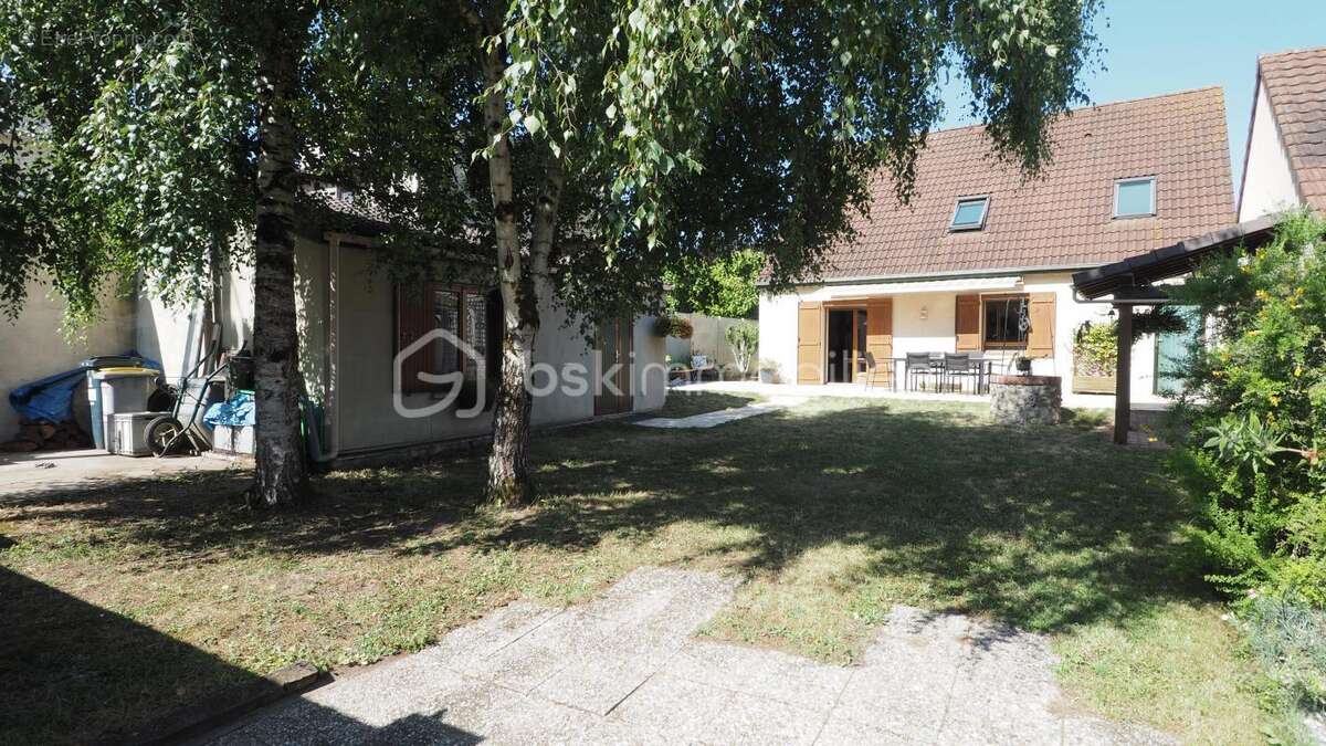 Maison à FLEURY-LES-AUBRAIS