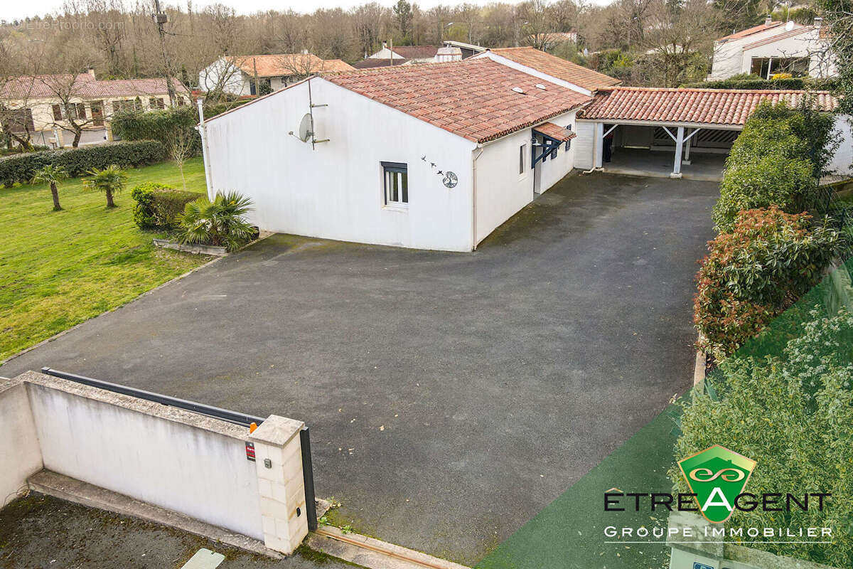 Maison saint avaugourd des landes - 162 m² - 3 chambres - photo 3