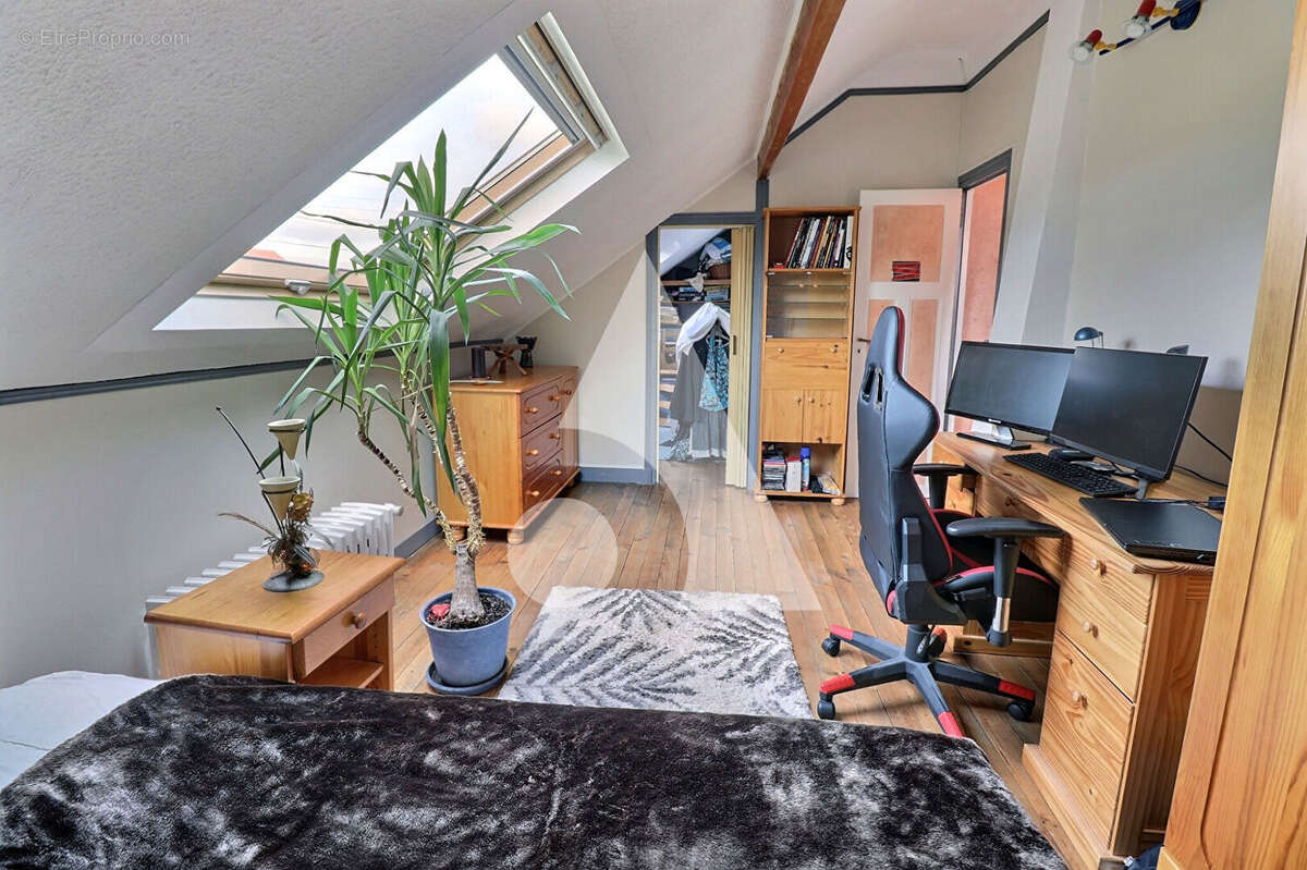 Maison à MERY-SUR-OISE