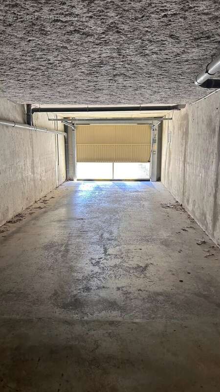 Parking à MOUGINS