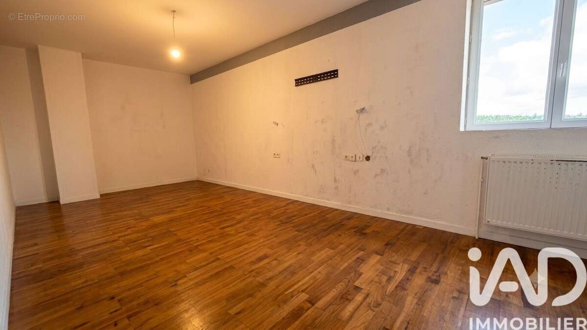 Maison 186 m² à Le Bessat  - photo 7