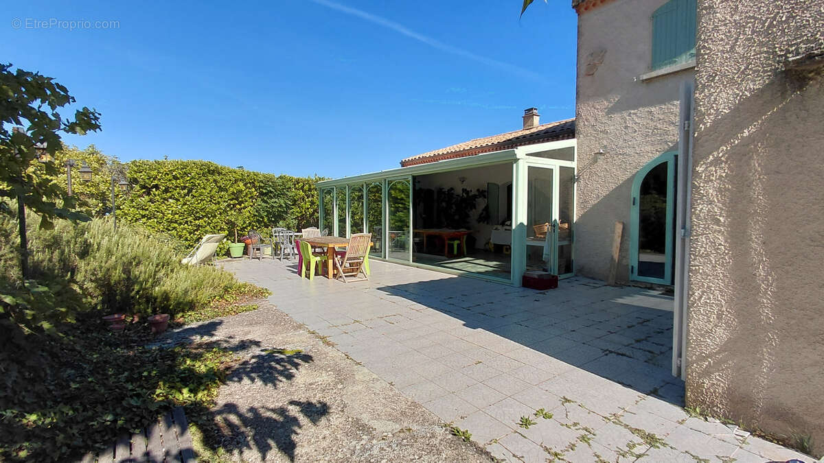 Maison à SAINT-MONTAN