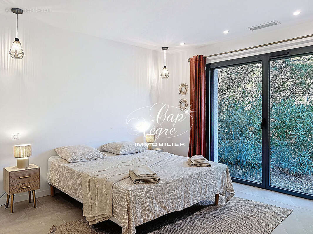 Maison à PLAN-DE-LA-TOUR