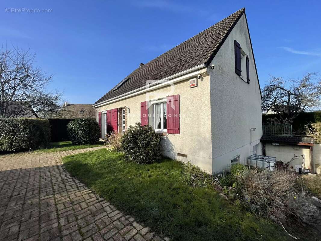Maison à LE MESNIL-ESNARD