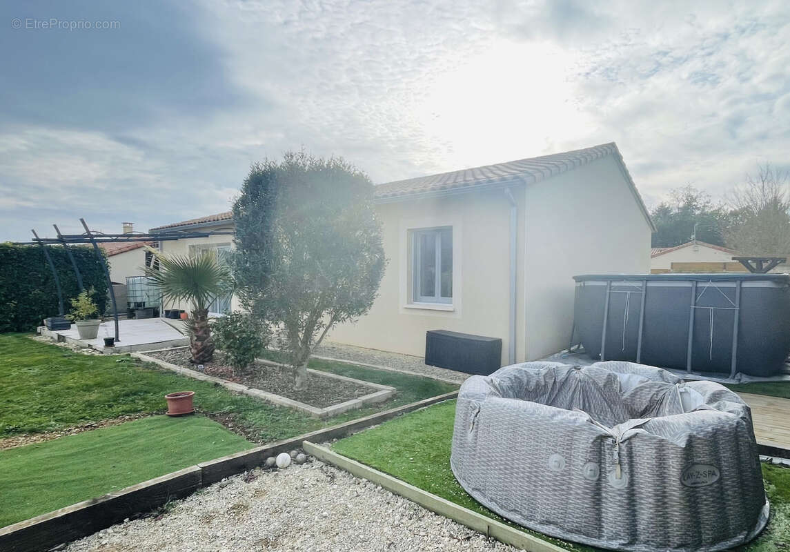 Maison à NEUVILLE-DE-POITOU