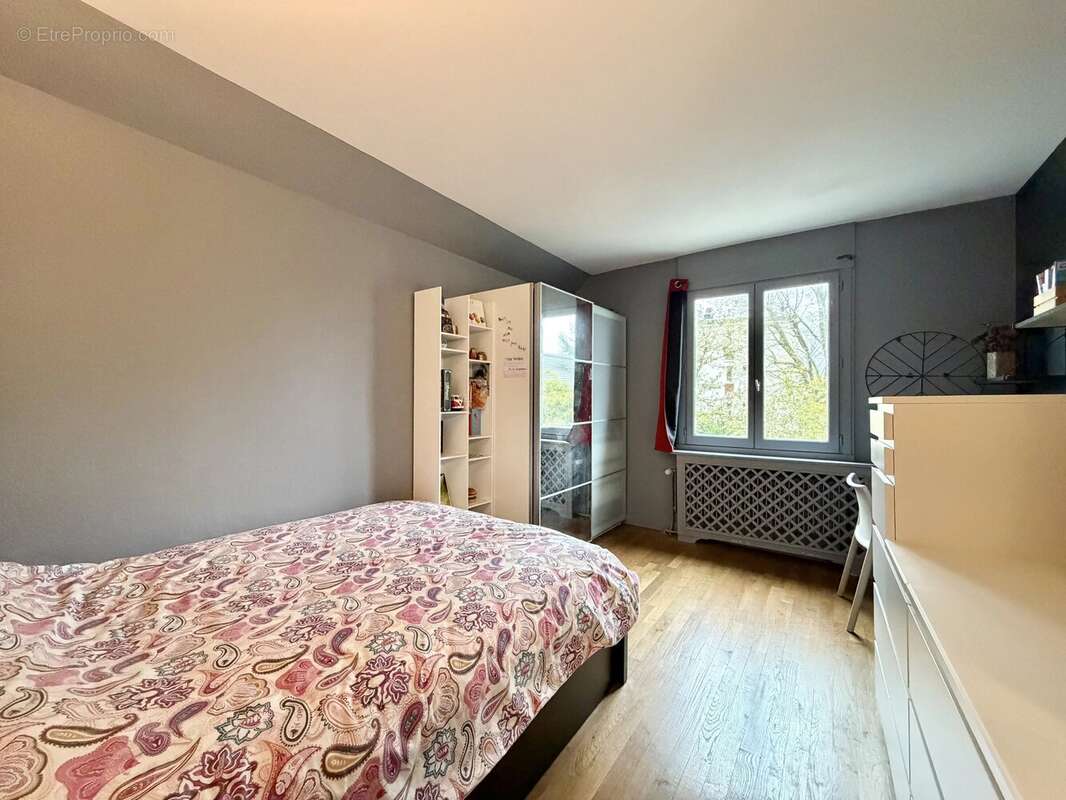 Maison à VERRIERES-LE-BUISSON