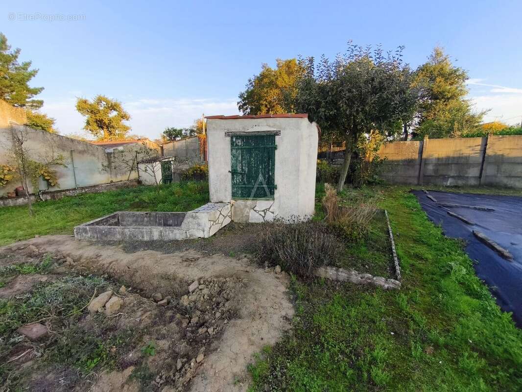 Terrain à TILLIERES