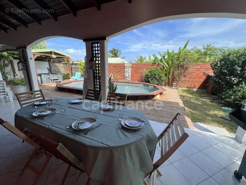 Dpt Guadeloupe (971), à vendre SAINT-FRANCOIS, villa 3 suites avec piscine et jacuzzi - photo 6