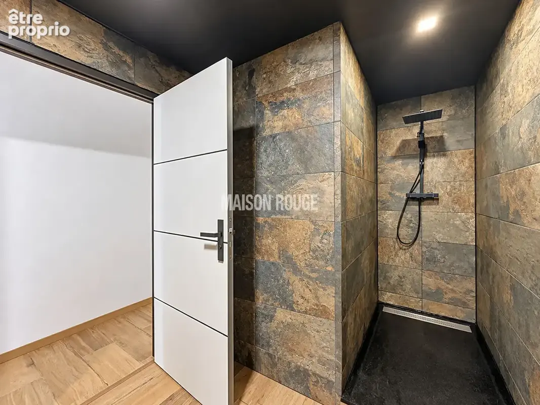 Contemporaine de plain-pied  DPE A/A   Jacuzzi sous pergola - photo 11