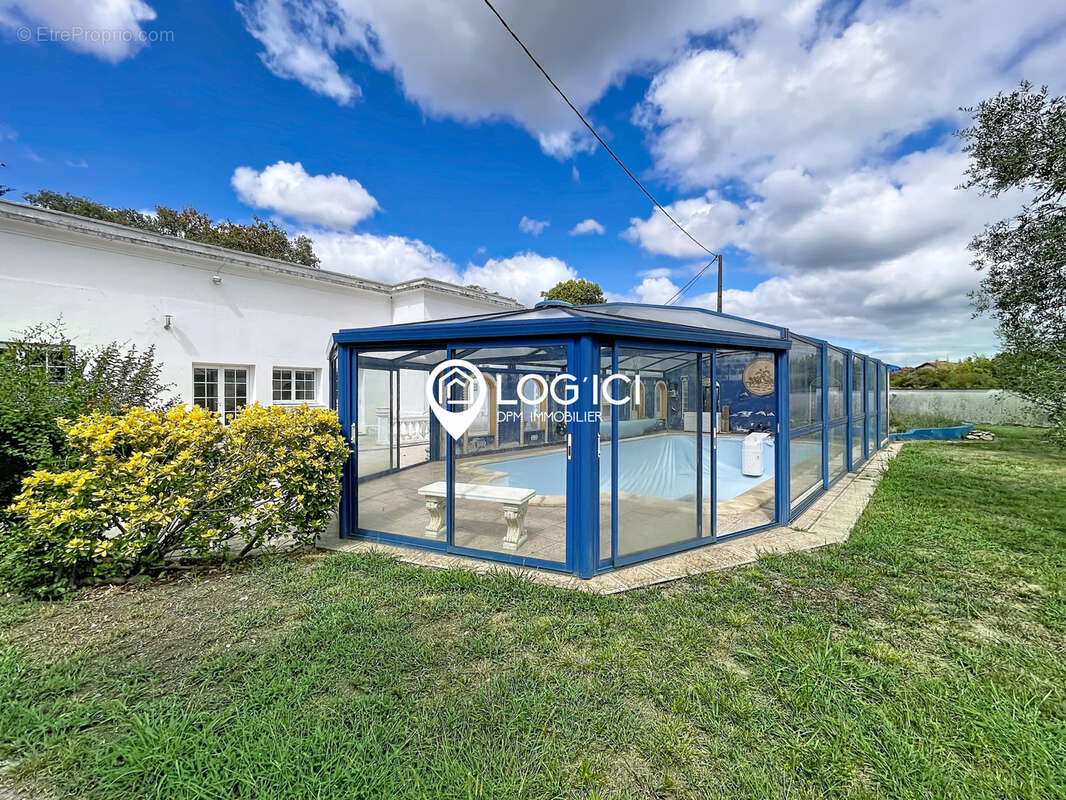 Propriété d'exception + Ateliers, Bureaux et Garages - photo 2