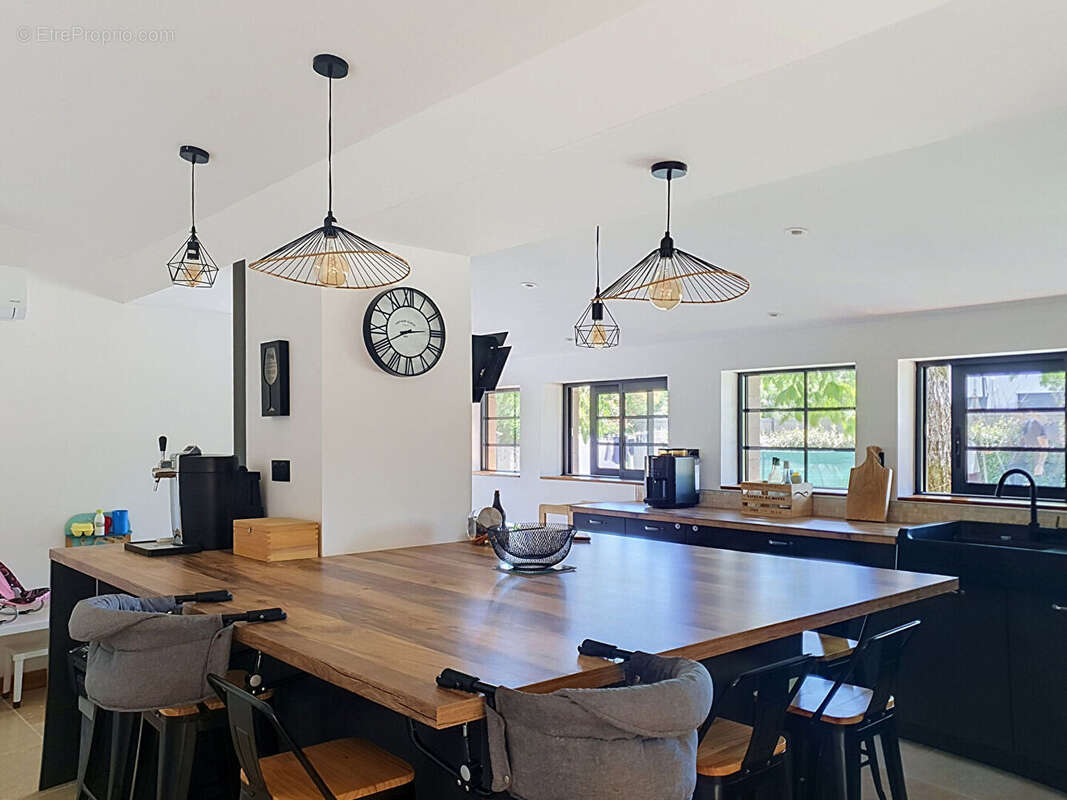 Bessières, maison de type 6 de 158 m² sur une parcelle de 674 m² environ ! - photo 5
