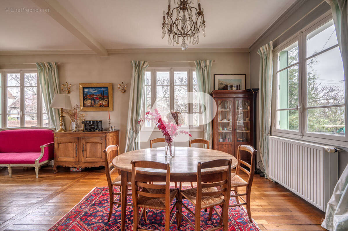 Maison à RUEIL-MALMAISON