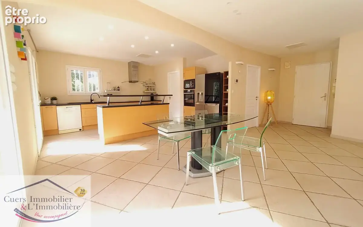 Cuers, villa T7 183m2 - photo 10