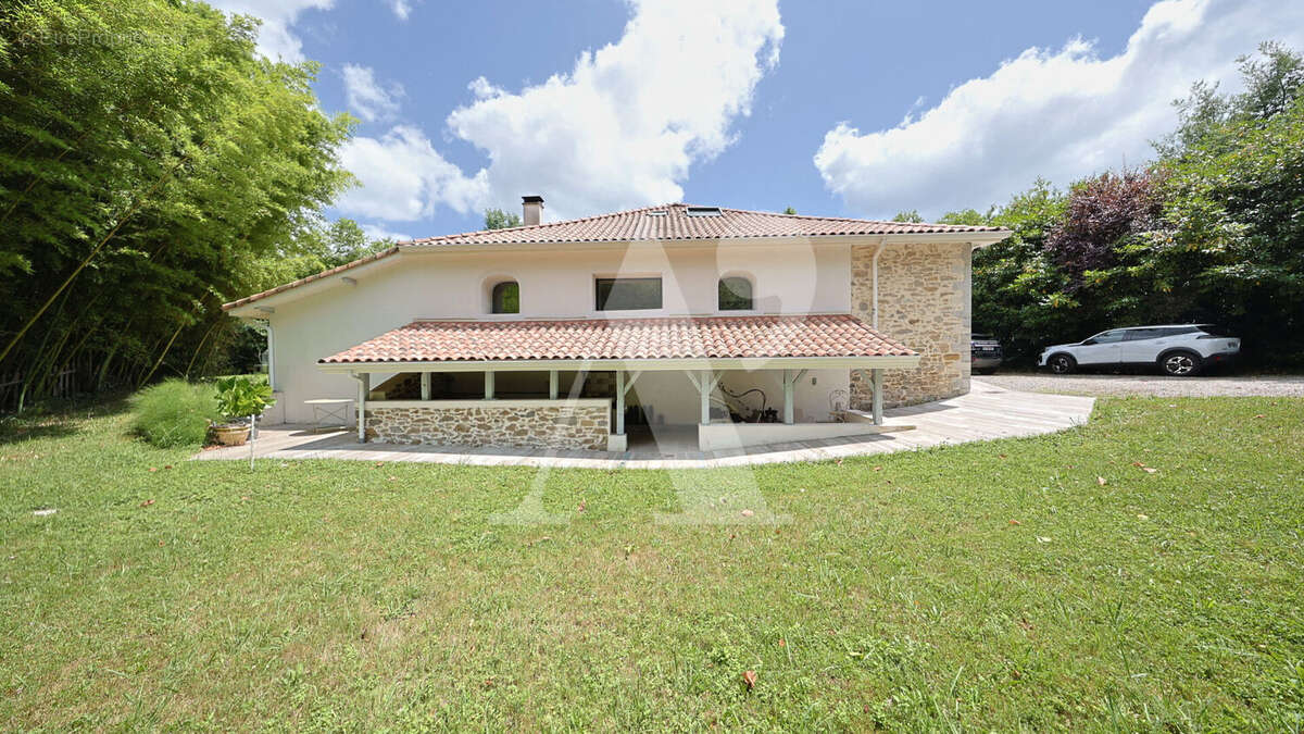 Maison à SAINT-MARTIN-DE-HINX