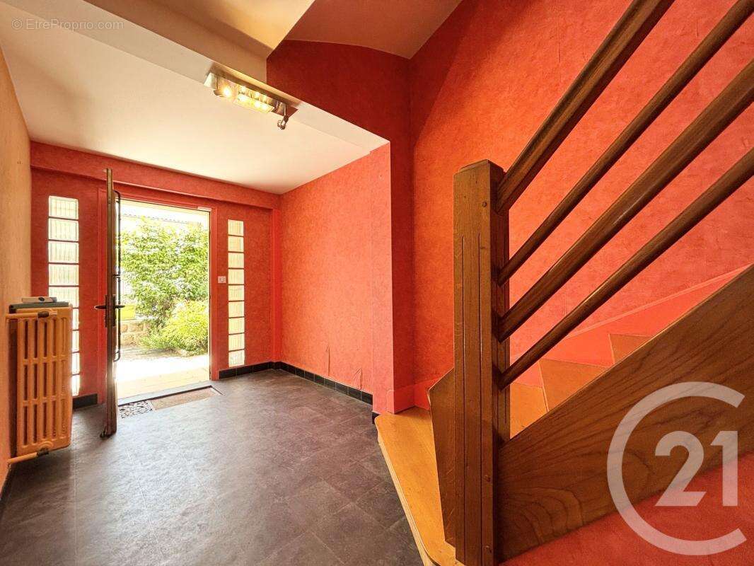Maison 165 m² à Limoges  - photo 3