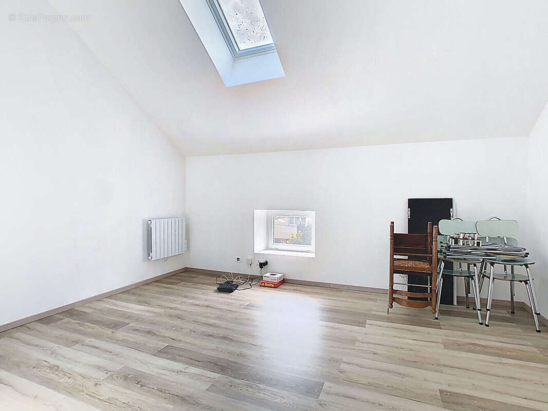 Maison à NEUFCHATEAU