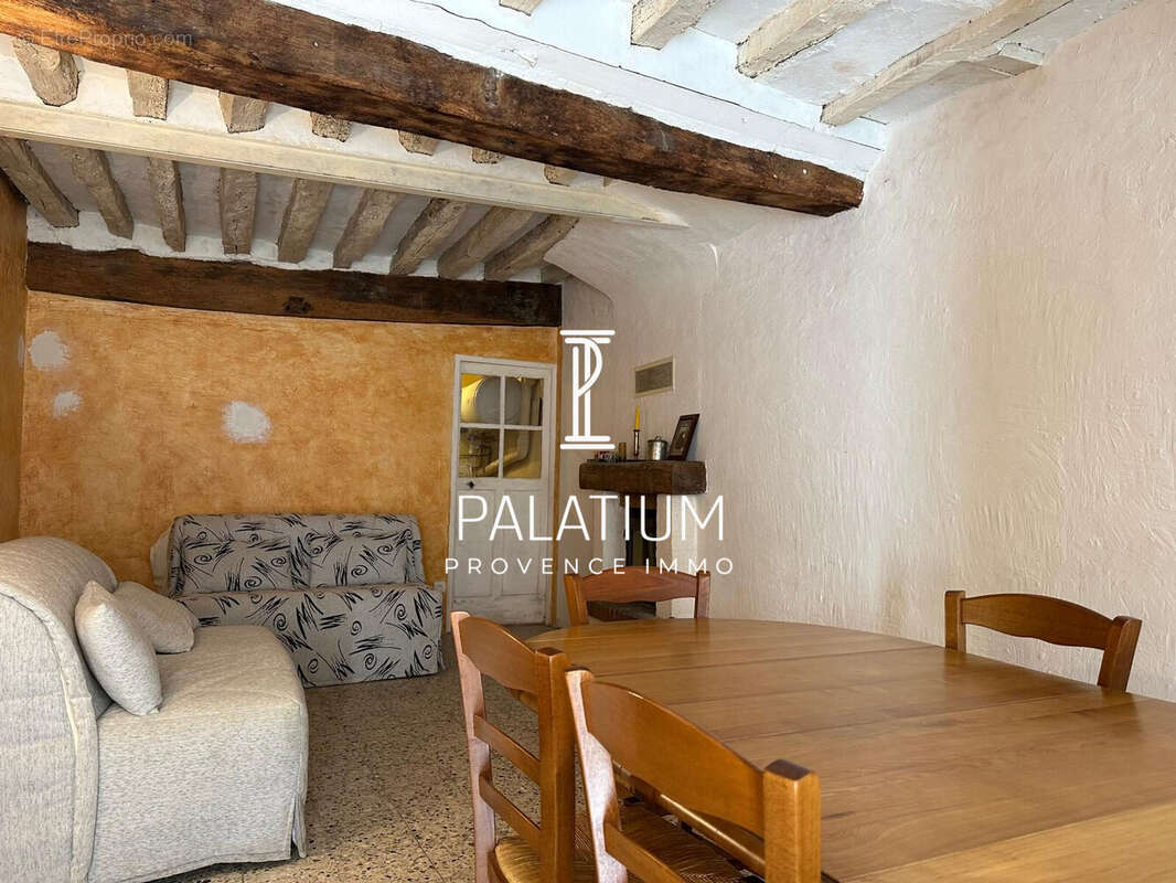 Maison à SAINT-SATURNIN-LES-APT