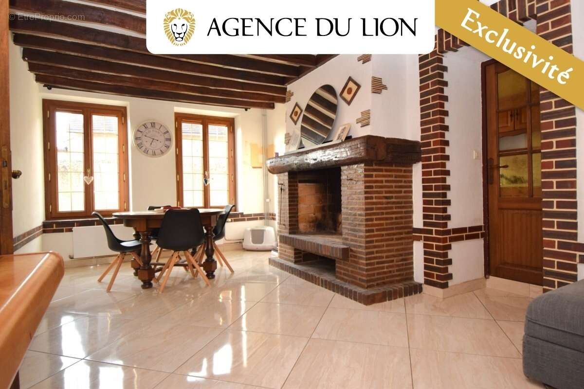 Maison à SAINT-LUBIN-DES-JONCHERETS