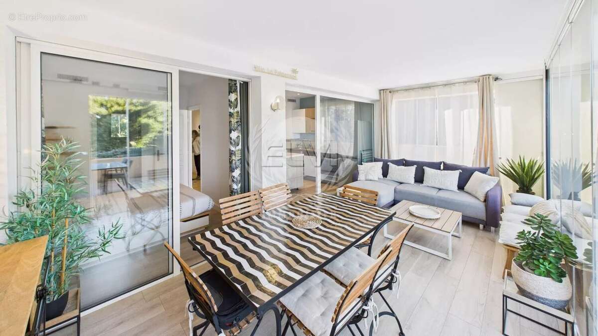 Appartement à GRIMAUD