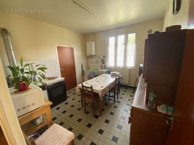 Maison à MARINGUES
