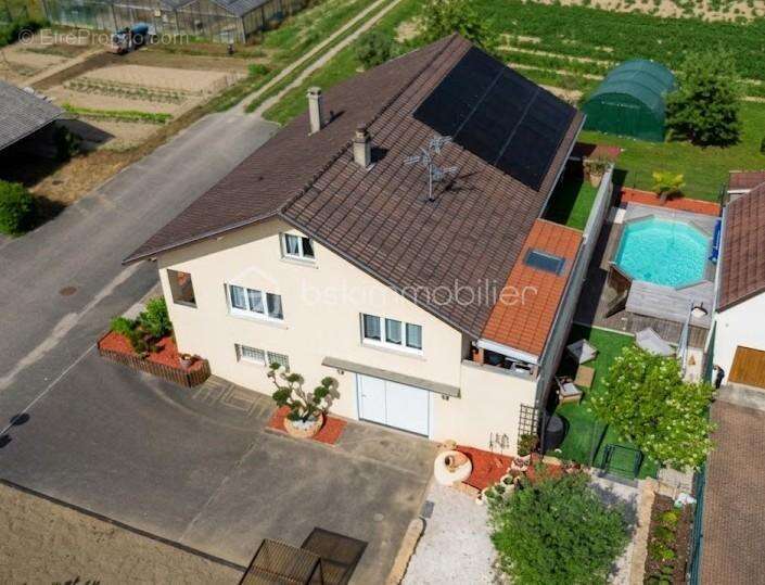 VILLAGE-NEUF – MAISON INDIVIDUELLE 213 m² – 213 m² habitables • Piscine • Photovoltaïque • Pompe à chaleur • À 2 min de la Suiss - photo 22