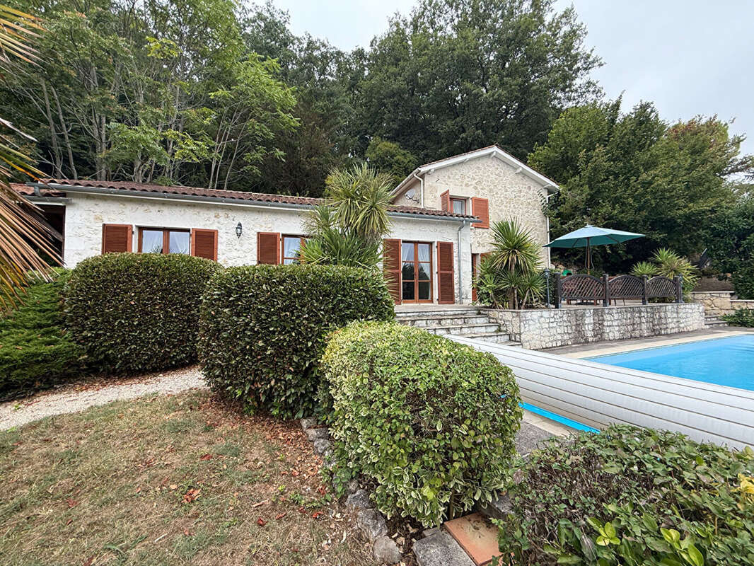 Maison à SAINTE-COLOMBE-DE-VILLENEUVE