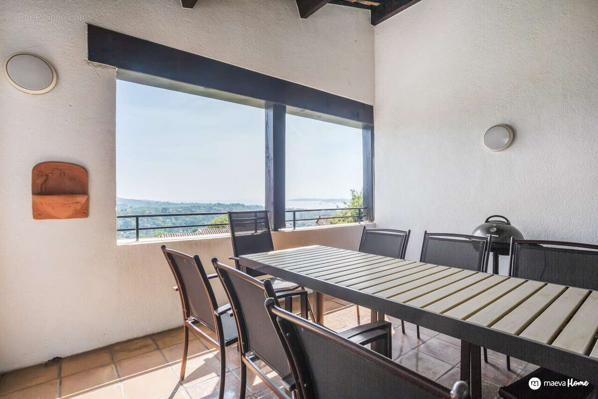 Appartement à GRIMAUD