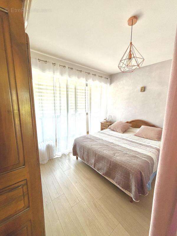 Appartement à SIX-FOURS-LES-PLAGES