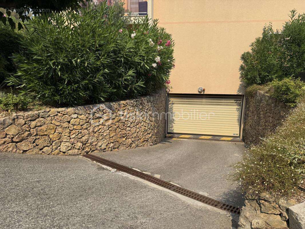 À Saint-Raphaël (83700), dans un quartier recherché, beau T3 de 59,84 m² avec terrasse, jardin privatif de 39 m², garage et cave - photo 22